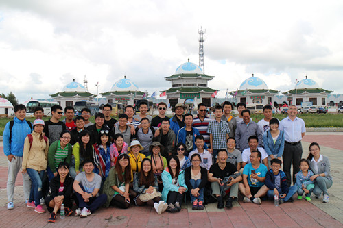 公司組織集體旅游，豐富員工業(yè)余生活